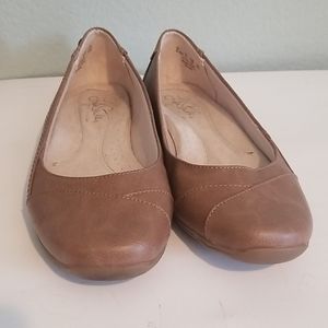 Womens Life Stride Tan Flat Shoe